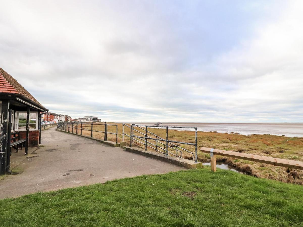 Ferry View Apartment Fleetwood Exterior photo