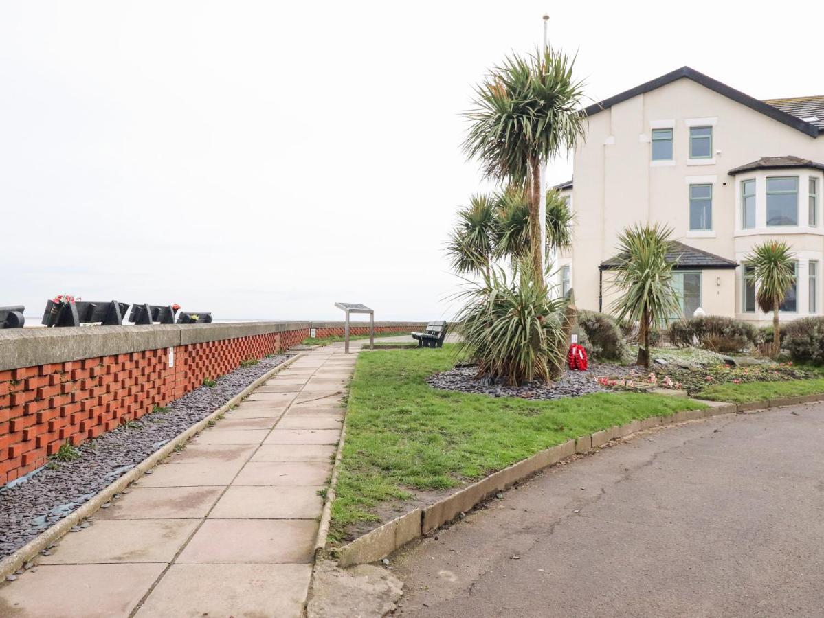 Ferry View Apartment Fleetwood Exterior photo